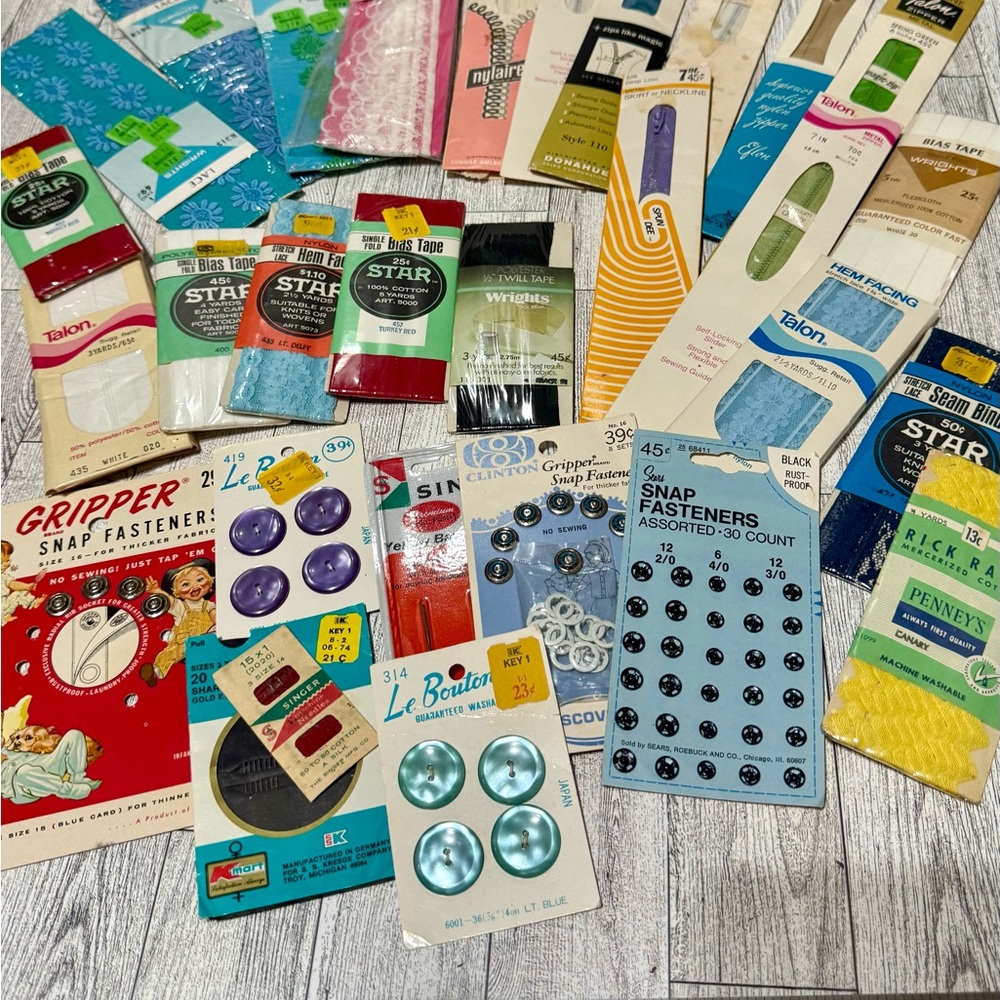 Assorted Sewing Notions Collection - Picture 5 of 7